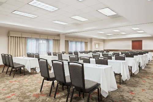 Homewood Suites By Hilton Raleigh-Crabtree Valley image 2